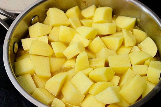 Тушеный картофель с мясом в кастрюле - 5 вкусных рецептов с пошаговыми фото