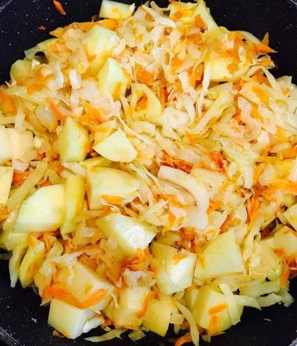 Тушеная капуста с картофелем - 10 вкусных рецептов с пошаговыми фото