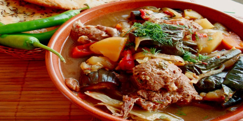 Картофель тушеный с мясом - чанахи