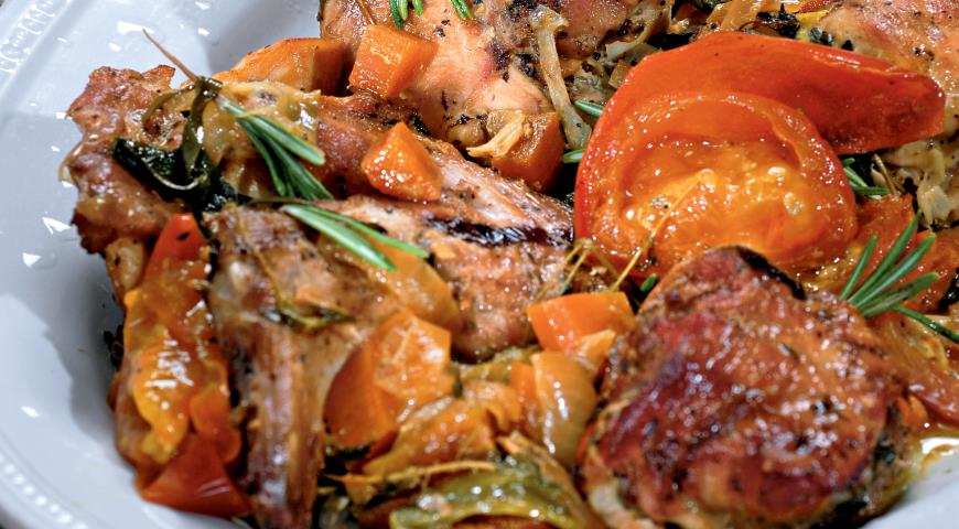 Как приготовить кролика в вине с помидорами фото рецепта
