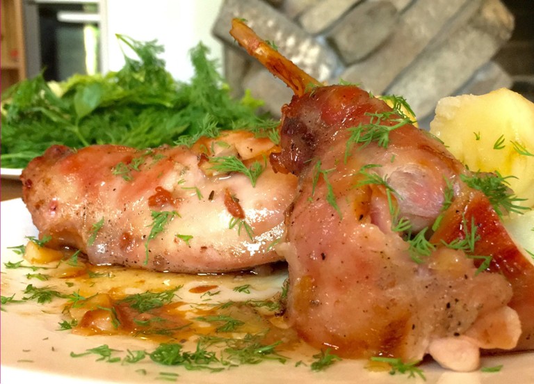 Как приготовить мясо кролика с мягким и сочным фото