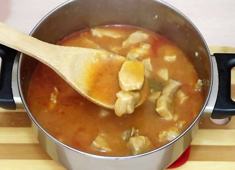 гуляш из свинины с подливкой рецепт