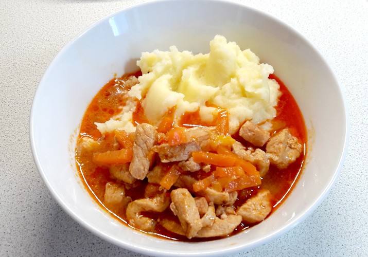 гуляш из свинины с картофелем