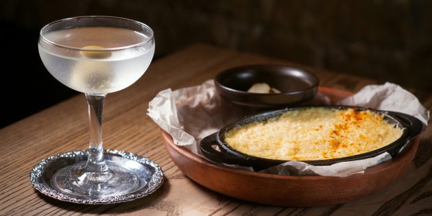 Рецепт запеченного минтая с маринованными огурцами