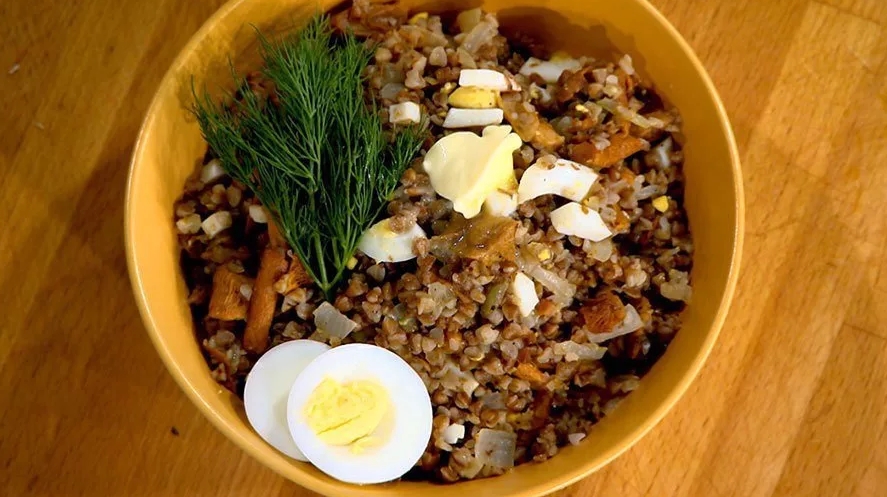 Гречка с грибами и яйцом
