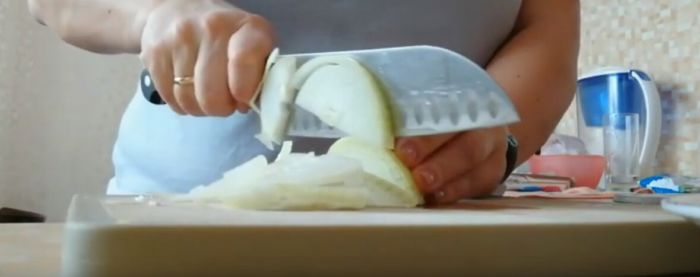 Нарезанный лук