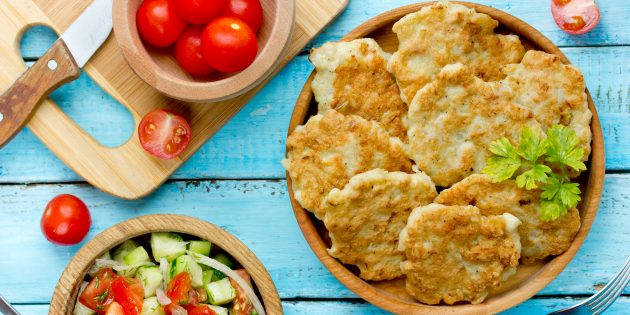 Куриные котлеты, нарезанные с луком - простой рецепт