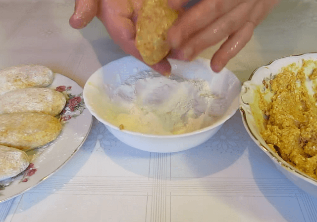 Делаем маленькие котлеты