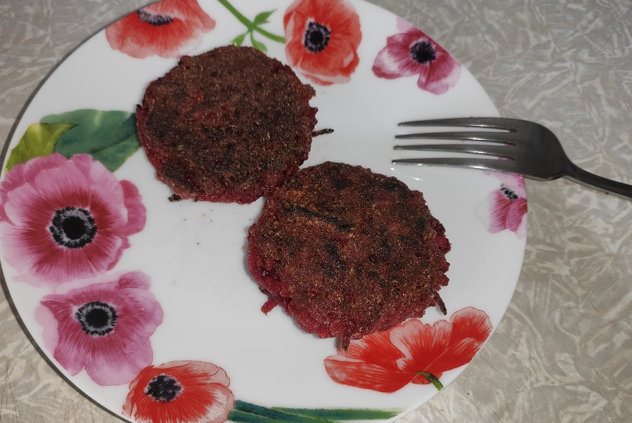 Котлеты с черносливом и орехами фото