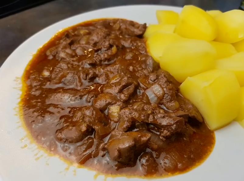 Куриная печень с подливкой на сковороде - пошаговый рецепт с фото