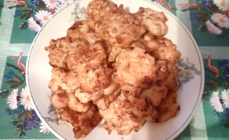 Котлеты из куриной грудки, фаршированные майонезом и мукой