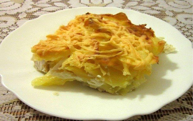 картофельная запеканка с куриной грудкой